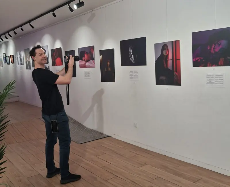 Accrochage en galerie — Perrin Ménard, photographe