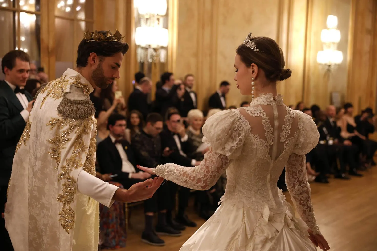 Bal en costumes royaux — reportage événementiel
